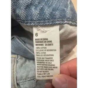 American Eagle Woman’s distressed, cut off denim shorts Sz 6 thumbnail 7