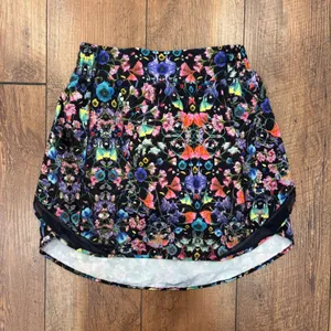Lululemon Athletica Hotty Hot High Rise Skirt Skort Black Flowerscope Floral 4 thumbnail 5