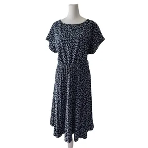 Navy & White Floral Pleated Scoop Neck Elastic Waist Short Sleeve Midi Dress thumbnail 3