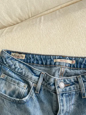 Levi’s Low Loose Women’s Jeans thumbnail 6