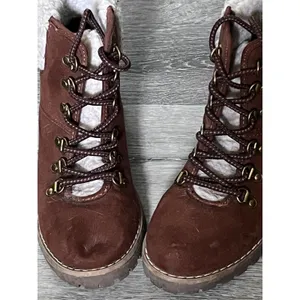 St John’s Bay Brown Faux Fur Lined Lace Up Hiker Boots Size 6 thumbnail 2
