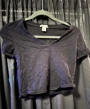 V Neck Cropped T shirt Black Size L thumbnail 1