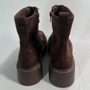 Portland Boot Company Womens 7 Chocolate Suede Front Zip Lug Sole Platform Boots thumbnail 8