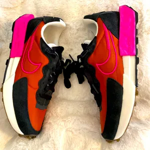 Nike Women's Fontanka Waffle Sneakers -burnt sunrise colorway EUC thumbnail 1
