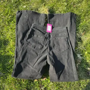 NWT Cut Out O-Ring Belt Black Flare thumbnail 4