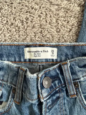 Abercrombie & Fitch The Mom High Rise Denim Jeans thumbnail 4