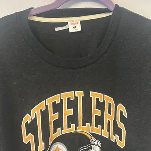 Homage Women’s Gray Pittsburgh Steelers Helmet Single Stitch Shirt Size XL thumbnail 2