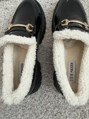 Steve Madden Lando-F Black Leather Loafer with Faux Fur Lining thumbnail 6