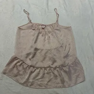 Victoria's Secret size M stain tank top thumbnail 1