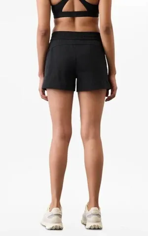 Athleta M Trekkie North Mid Rise 3 1/2" Shorts Black Medium thumbnail 5