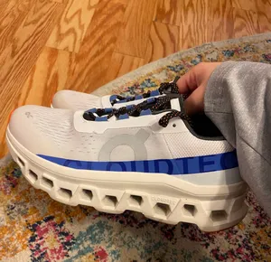 On Clouds Size 7 thumbnail 1
