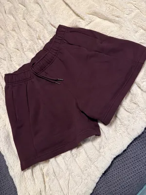 Lululemon Shorts thumbnail 1