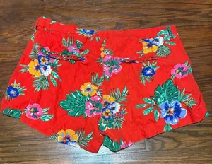 Old Navy Floral Shorts Size 12 thumbnail 1