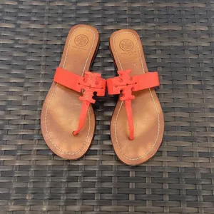 Tory Burch Tong Poppy Coral Sandals thumbnail 2