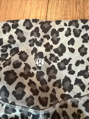 Lululemon InStill High-Rise Tight 25” ThreeD Leopard Gray Size 10 - C71-010 thumbnail 10