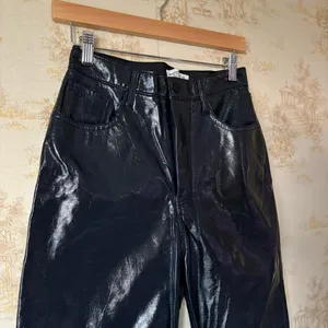 Abercrombie & Fitch 90s Straight Ultra High Rise Curve Love vegan leather pants thumbnail 5