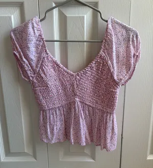 Hollister Top thumbnail 1