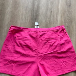 Edikted Hot Pink High-Waist Tailored Women’s‎ Shorts thumbnail 6