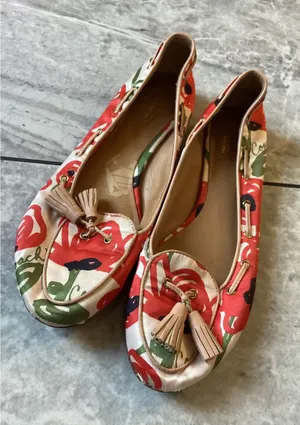 Coach Malika Poppy Floral Satin Tassel Ballet Flats Red White Green 7.5B Q1778 thumbnail 1