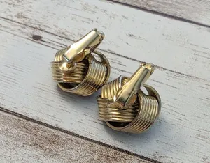 Vintage Clip On Earrings - Chunky Gold Tone Knot Design thumbnail 4