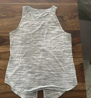 Lululemon size 8 open back yoga tank, very soft, excellent condition thumbnail 1