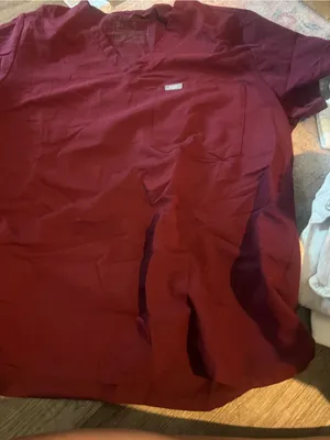 Figs xxl burgundy top thumbnail 7