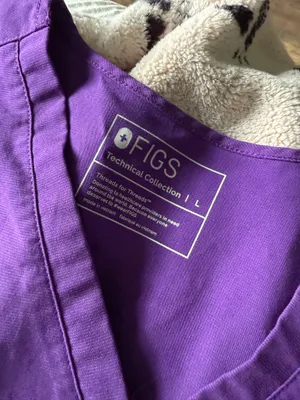 FIGS Scrub Top One-Pocket thumbnail 2