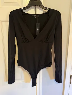 Lulu's Black Long-Sleeve V-Neck Stretch Bodysuit thumbnail 1