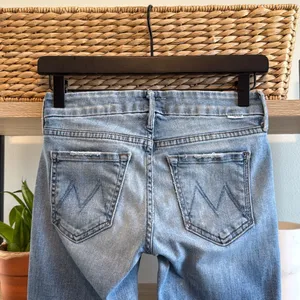 MOTHER The Looker Ankle Fray Cropped Jeans in Wild & Sweet Wash, 24 thumbnail 5