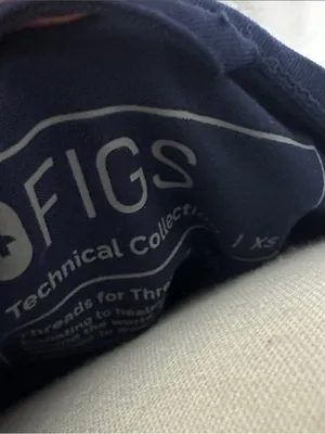 Figs Women’s Navy V-Neck Medical Top thumbnail 2