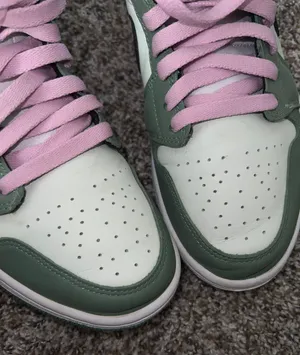 Jordan 1 Dutch Green Mids thumbnail 2