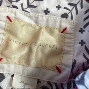 Victoria’s Secret Sleep Shirt Women’s Large Button Up Pajama Top thumbnail 5