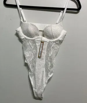SKIMS Lace Bodysuit XS thumbnail 4