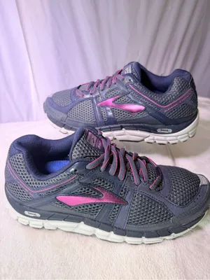Brooks Women’s Navy and Magenta Athletic Running Shoe thumbnail 4