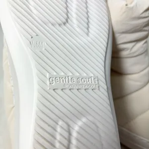 Gentle Souls by Kenneth Cole Cream Quilted Rosette Puff‎ Booties Size 7.5 thumbnail 9