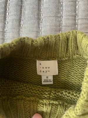 Sweater thumbnail 2