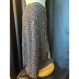 Arizona Jean‎ Co Black Ditsy Floral Midi Skirt Side Slit Rayon Size Medium thumbnail 4
