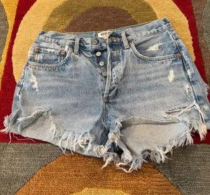 AGOLDE Parker Distressed Denim Jean Shorts Light Wash Very Deep Cuts Frayed 27 thumbnail 1