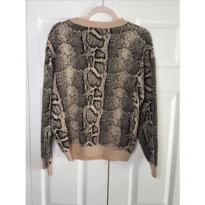 Day & Night Snakeskin Crewneck Sweater Womens Size L Tan Black Animal Print thumbnail 5