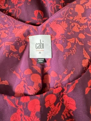Cabi Sleeveless Blouse Medium Purple Pink Print V-Neck Layered Hem Top thumbnail 10