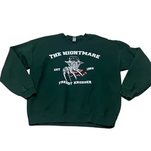 Gildan Freddy Krueger Graphic Crewneck Sweatshirt Unisex L Green Horror Theme thumbnail 3