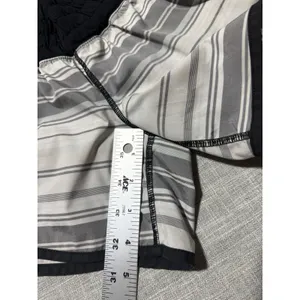 Lululemon Hotty Hot Shorts Size 4 Grey White Striped Running Athletic with Liner thumbnail 3