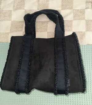 NWT Lululemon Boxy Tote Black‎ Sherpa thumbnail 1