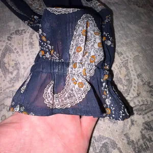 LOFT Outlet Women’s Medium Paisley Blouse Navy Floral Button Front Long Sleeve Peplum thumbnail 7