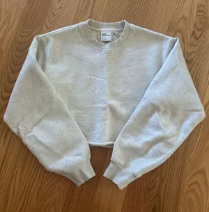 Aritzia cropped sweat fleece sweatshirt thumbnail 1