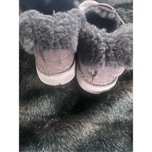 UGG Women McKay Classic Brown Suede brown Shearling Lined Winter Boots Size 9.5 thumbnail 3