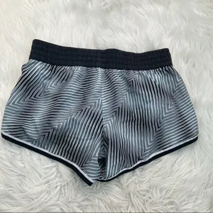 Xersion Women's Semi-Fitted Athletic Running Shorts Gray‎ Black Light Blue Geo thumbnail 5