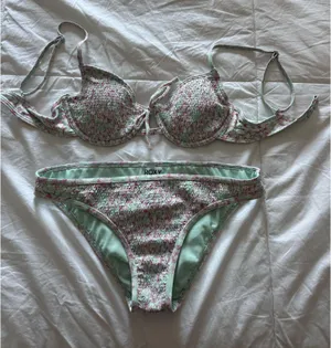 Roxy Bikini Set thumbnail 1