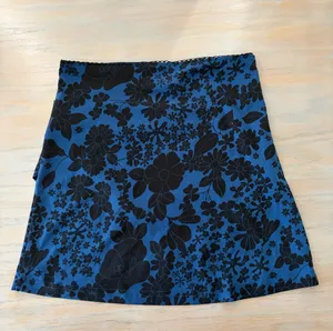 Urban Outfitters Blue and Black Floral Mini Skirt thumbnail 4