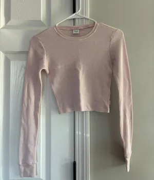 Aritzia pink long sleeve thumbnail 1